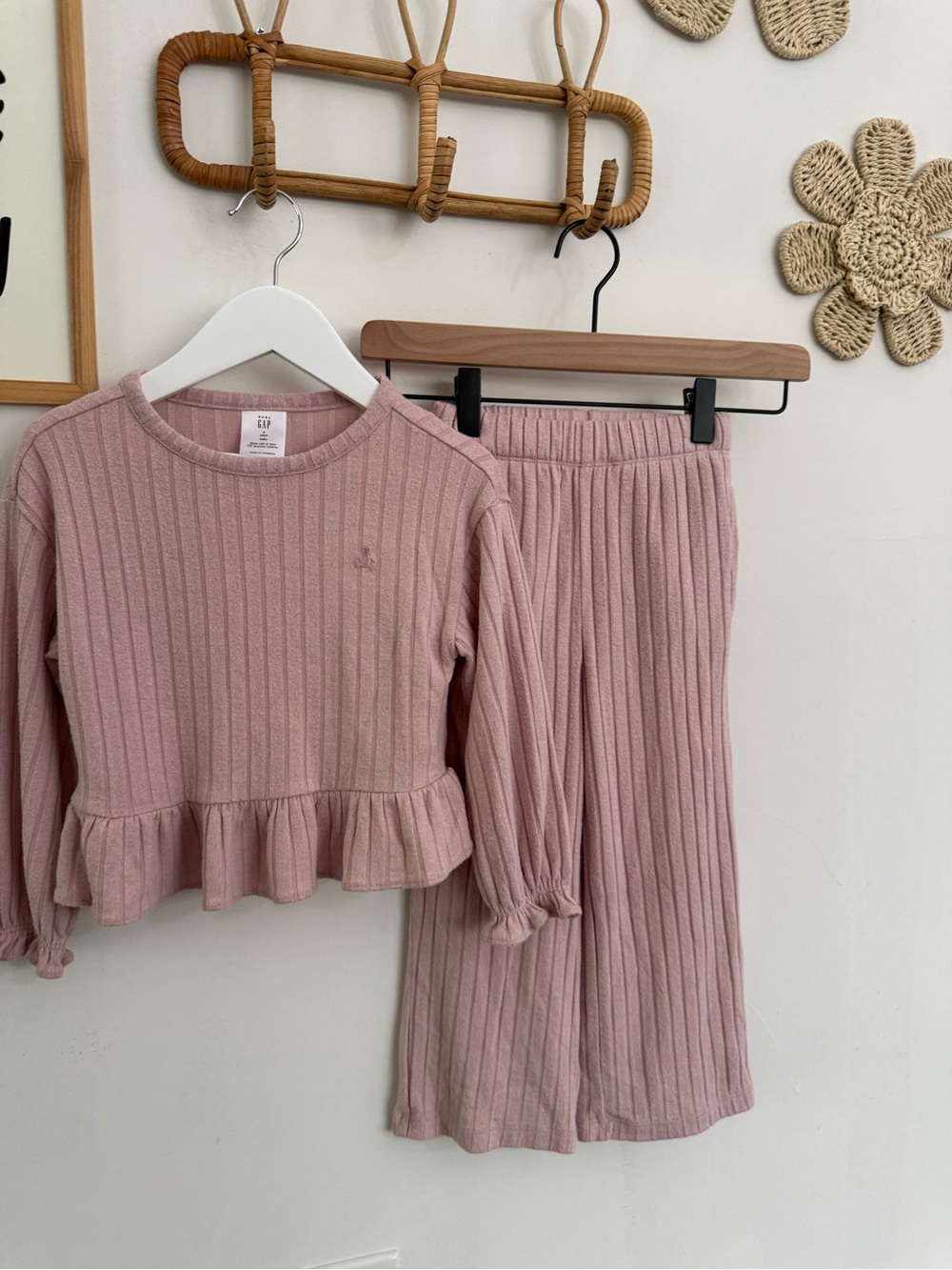 Gap - 4y - super soft/ribbed matching set - Picture 2 of 9